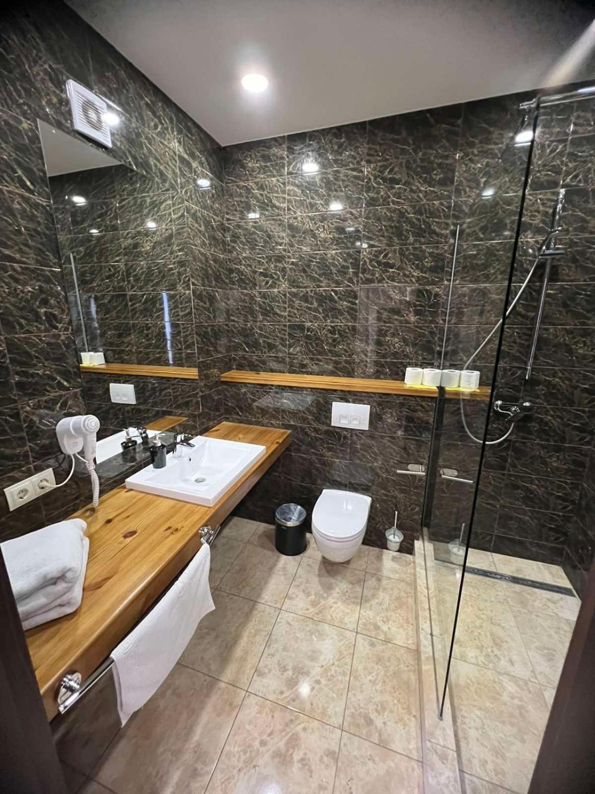 Гетьман Готель & Spa Chortkiv Dış mekan fotoğraf