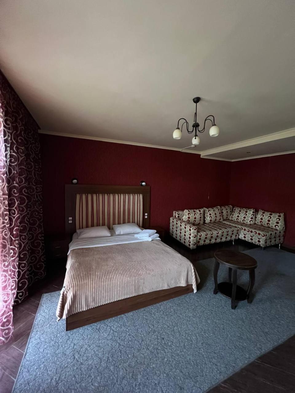 Гетьман Готель & Spa Chortkiv Dış mekan fotoğraf